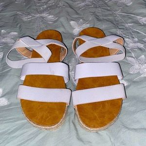 White Platform dress sandal. Size 8 in women’s. Only worn once.